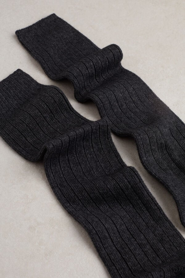 Intimssimi Long Ribbed Socks in Cashmere and Wool Grey | USIIZ83827