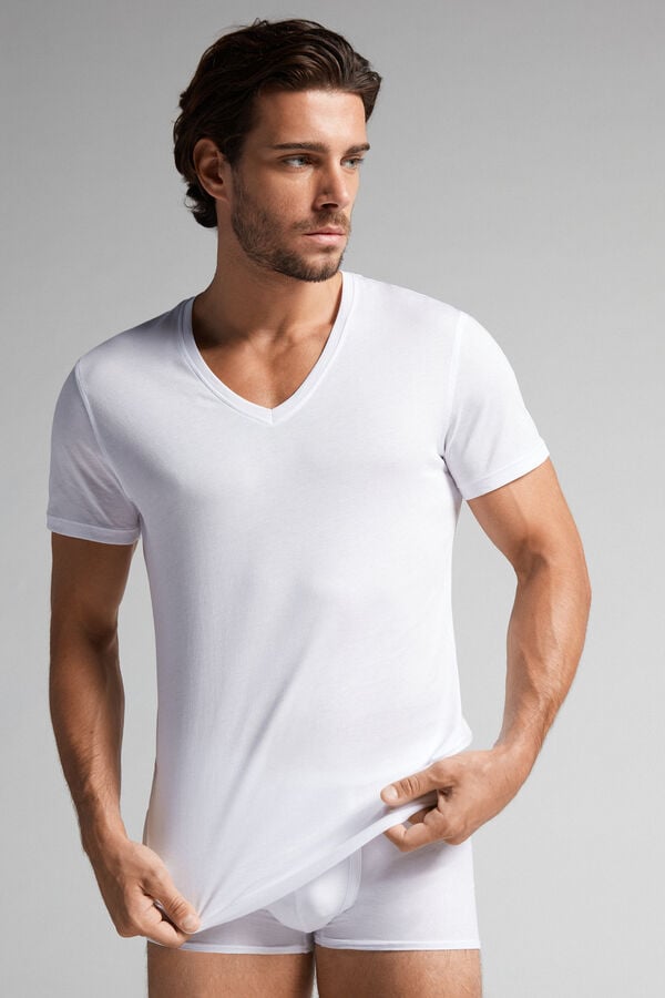 Intimssimi Short-Sleeve V-Neck T Shirt in Extra-Fine Supima® Cotton White | UUSTG23435