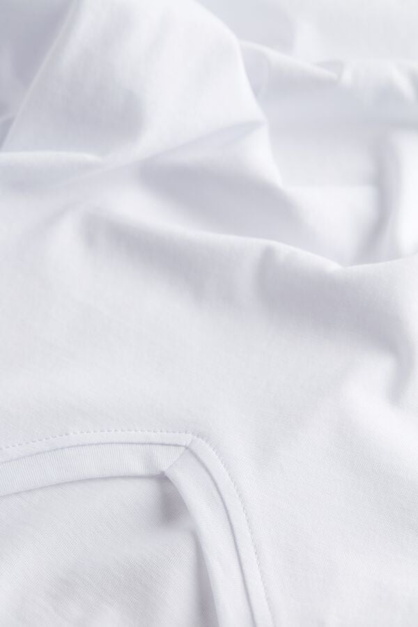 Intimssimi Short-Sleeve V-Neck T Shirt in Extra-Fine Supima® Cotton White | UUSTG23435